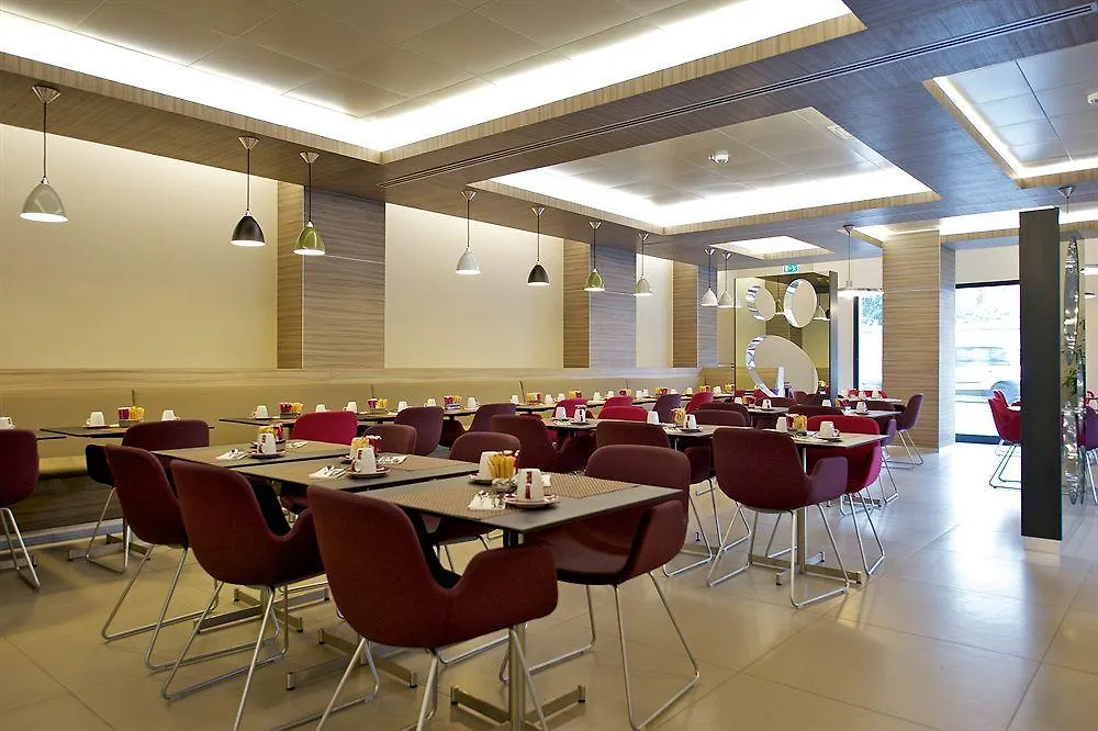 **** Hotel Mercure Roma Centro Colosseo Italy